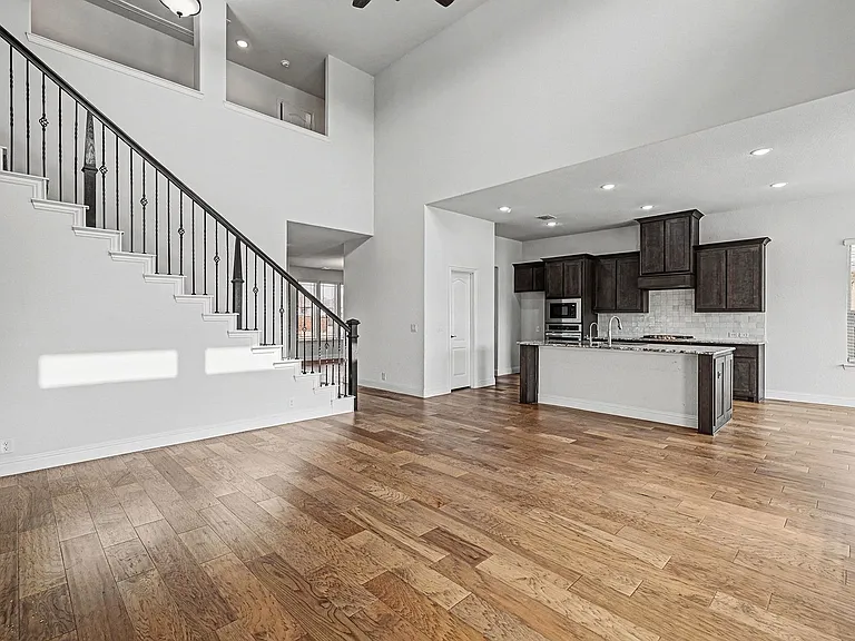 1080 Canuela Way — Photo 5