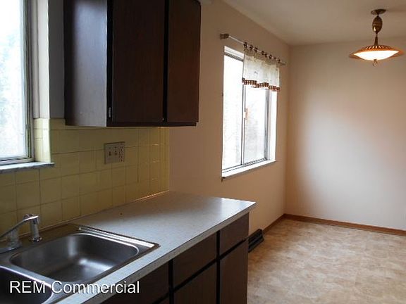2nd image of 1785 Cromwell Dr