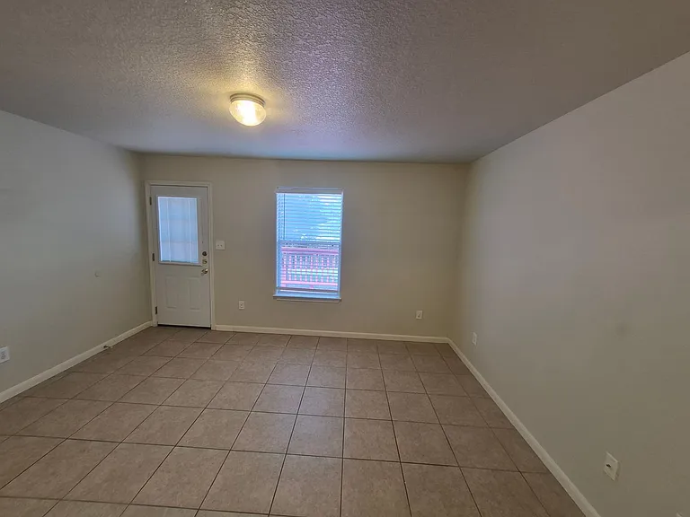 11239 Country Cyn — Photo 12