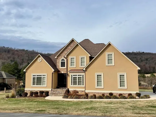 568 Castle Dr, Trenton, GA 30752