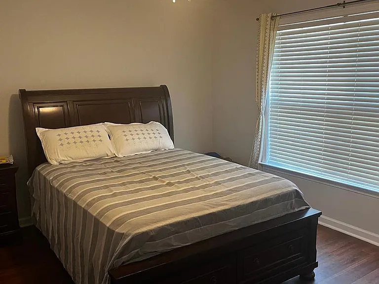 394 Saint Claire Dr — Photo 10
