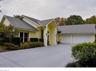 813 Pine Creek Ln, Naples, FL 34108