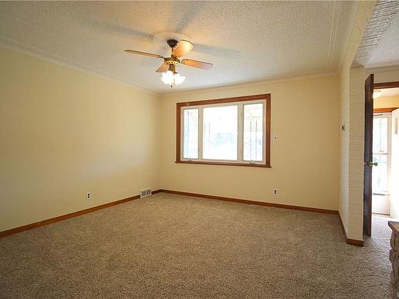 5th image of 2478 William St