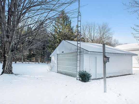5th image of 105 Crosby Dr