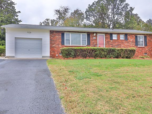 3rd image of 1041 Tranquilla Dr