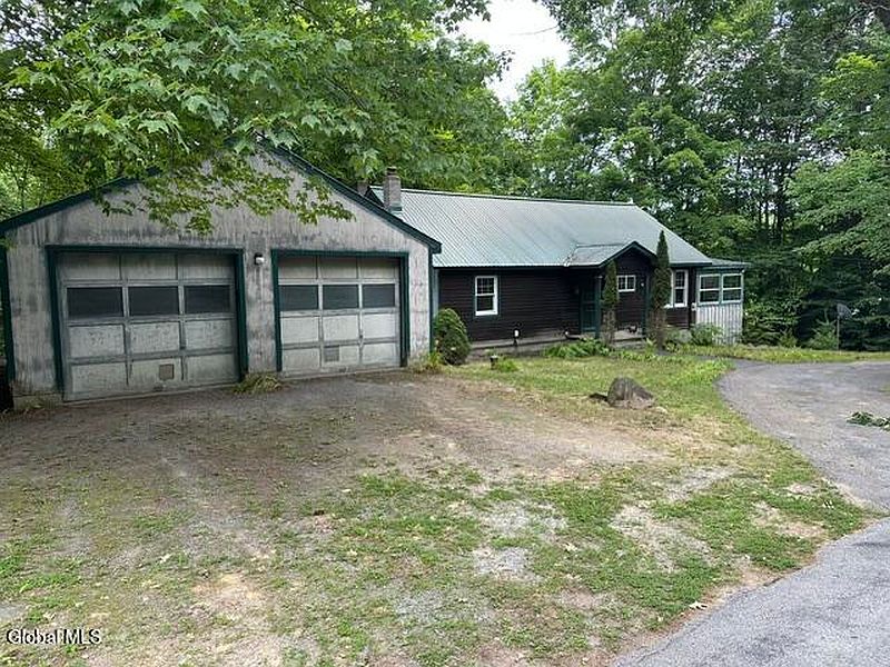 2nd image of 440 Potter Hill Road