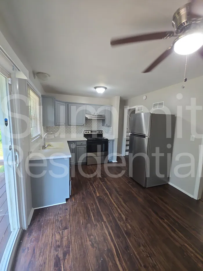 3 bed, 1.5 bath, 1168 sqft, $1,595 — Photo 4