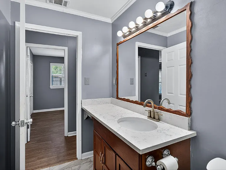 1621 Cloverdale Dr — Photo 14