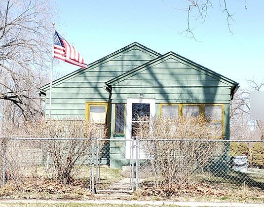 1st image of 702 E Jackson Ave