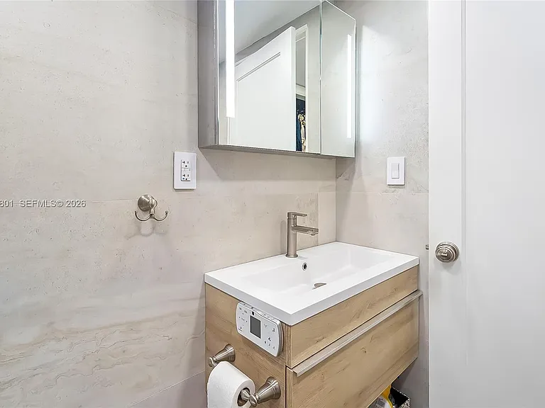 600 Three Islands Blvd #604 — Photo 33