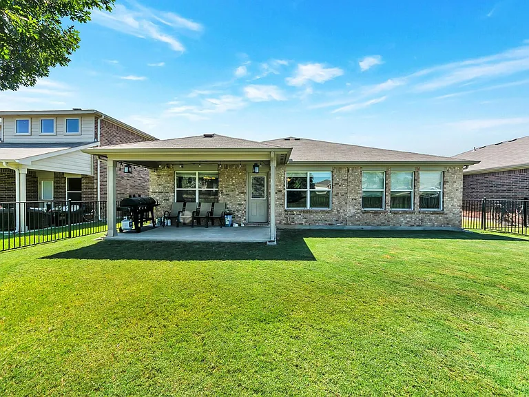 15944 Blaketree Dr — Photo 18