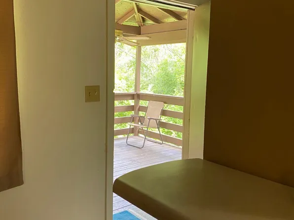 956 Commercial Ln, Osage Beach, MO