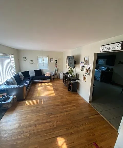 2128 S 46th Ave — Photo 2