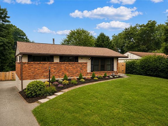 2nd image of 5043 Ozark Dr