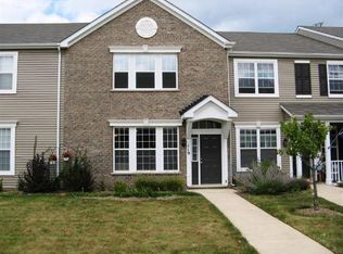 119 Springbrook Trl S, Oswego, IL 60543