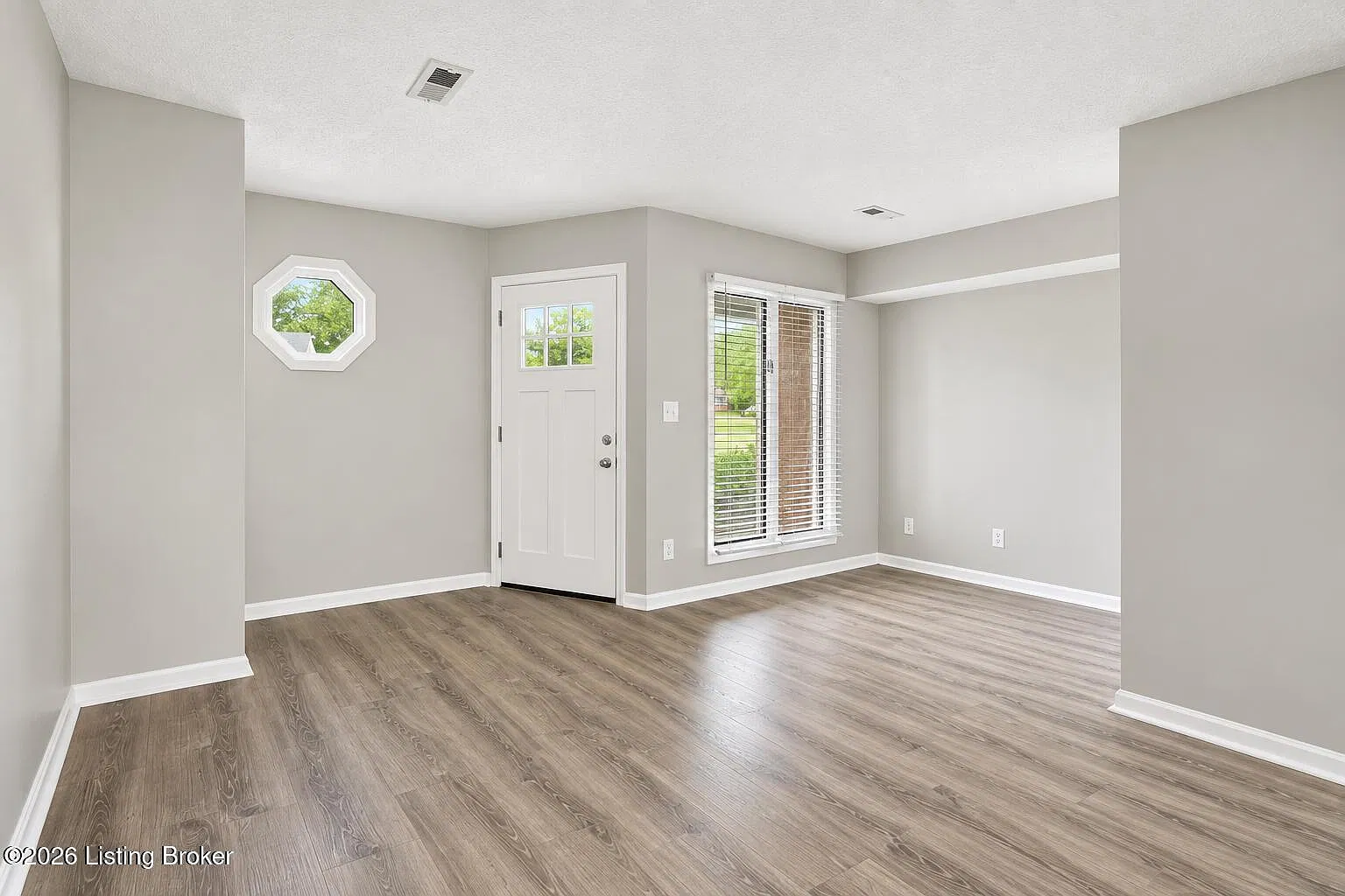 2 bed, 1.5 bath, 1000 sqft, $1,125 — Photo 2