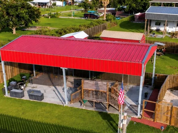 1122 N Tinkle Ln, Crystal Beach, TX 77650