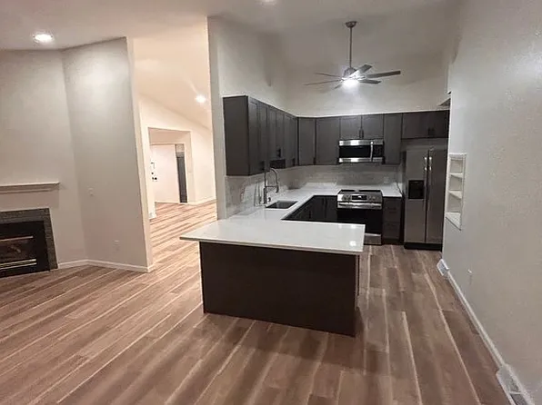 2 Loudonwood E, Loudonville, NY 12211