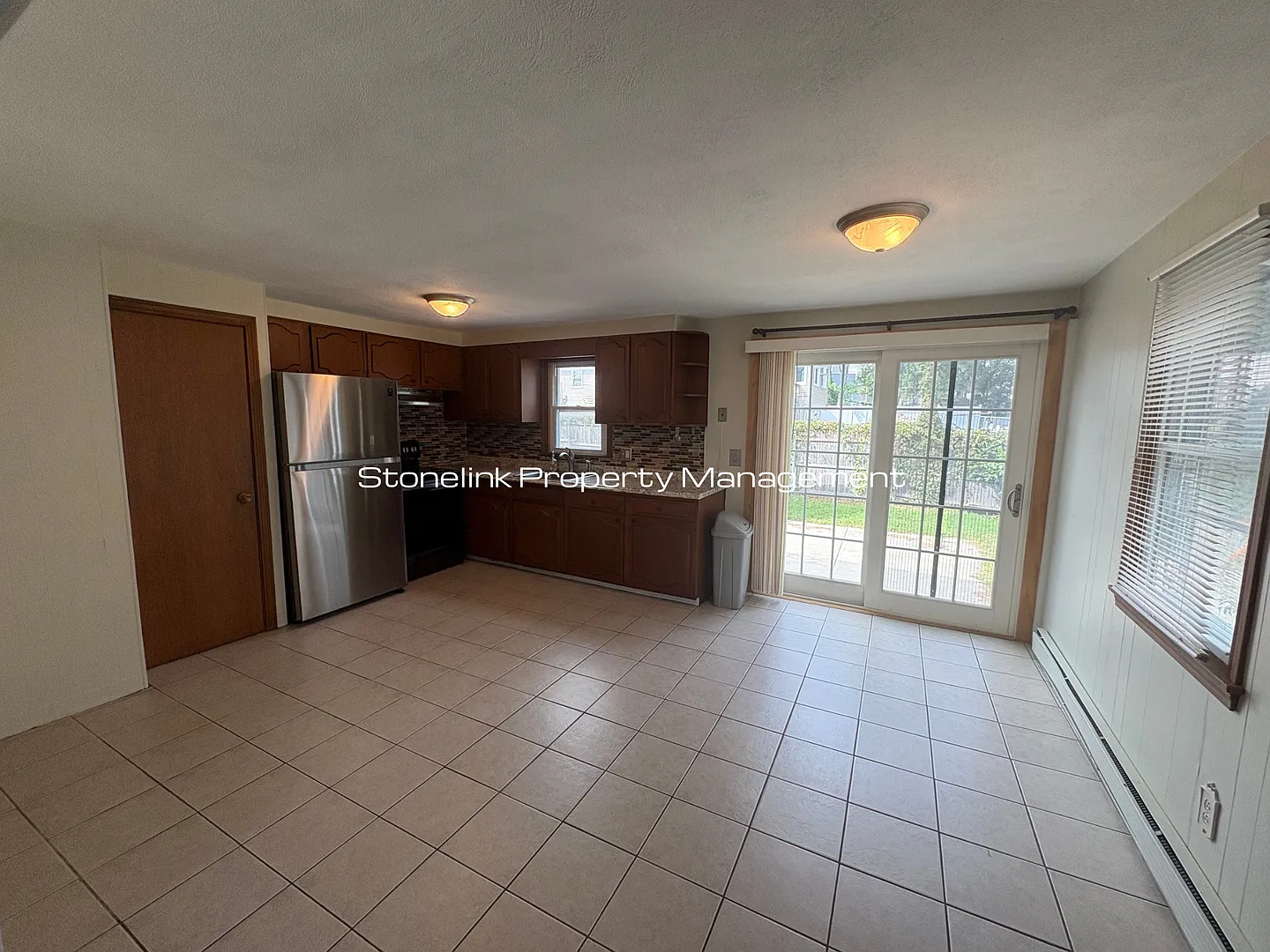 Newly Renovated Townhouse Styke Apartment For Rent in Providence! — Photo 2