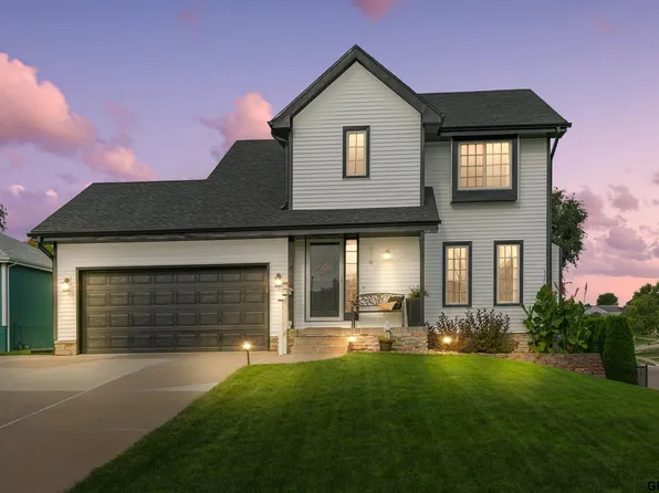 614 Eagle View Dr, Papillion, NE 68133