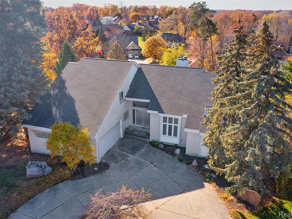 1st image of 31033 Evergreen Ct