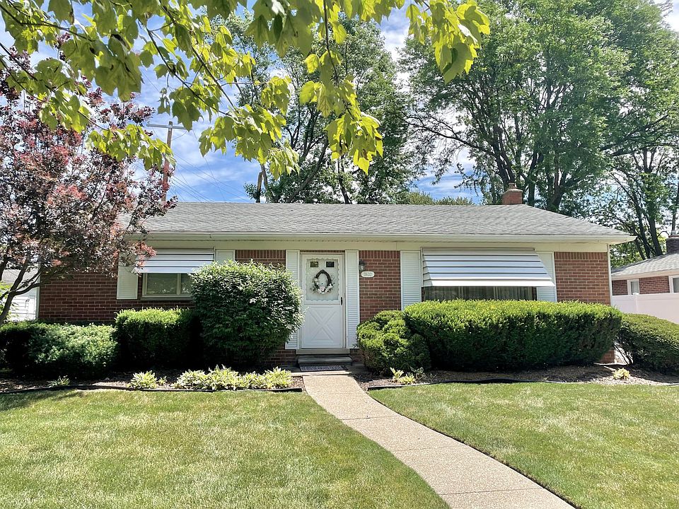 1st image of 3632 Parkway Dr