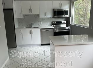 10036 117th St NW, Edmonton, AB T5K 1X2