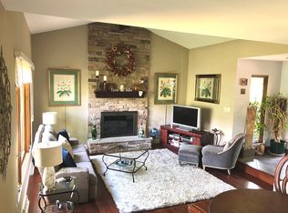 8 Spring Tree Ln, Yardley, PA 19067