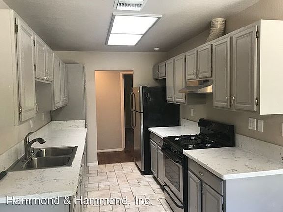 4th image of 19455 Martha St