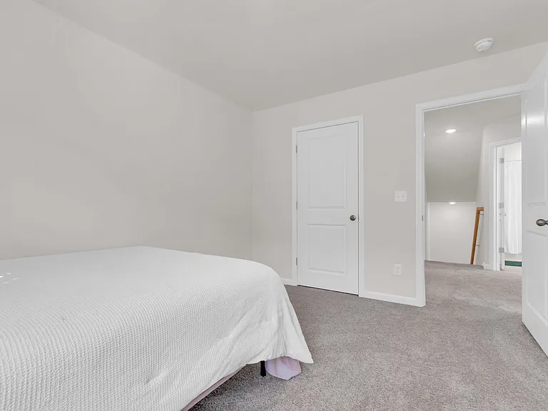 1110 Silverbend Trl — Photo 26