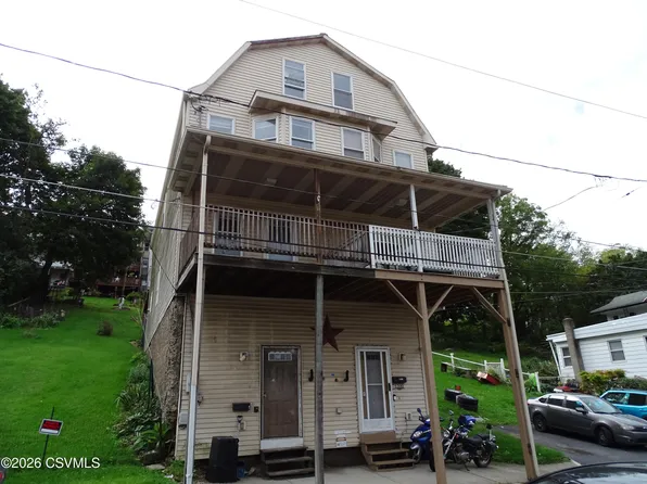 1202 Chemung St, Coal Township, PA 17866