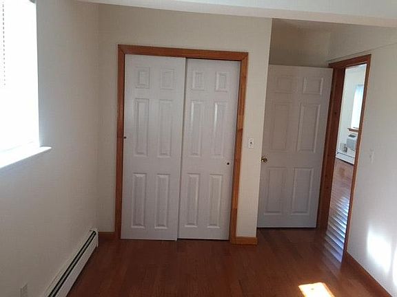 5th image of 18 Harbor View Ct