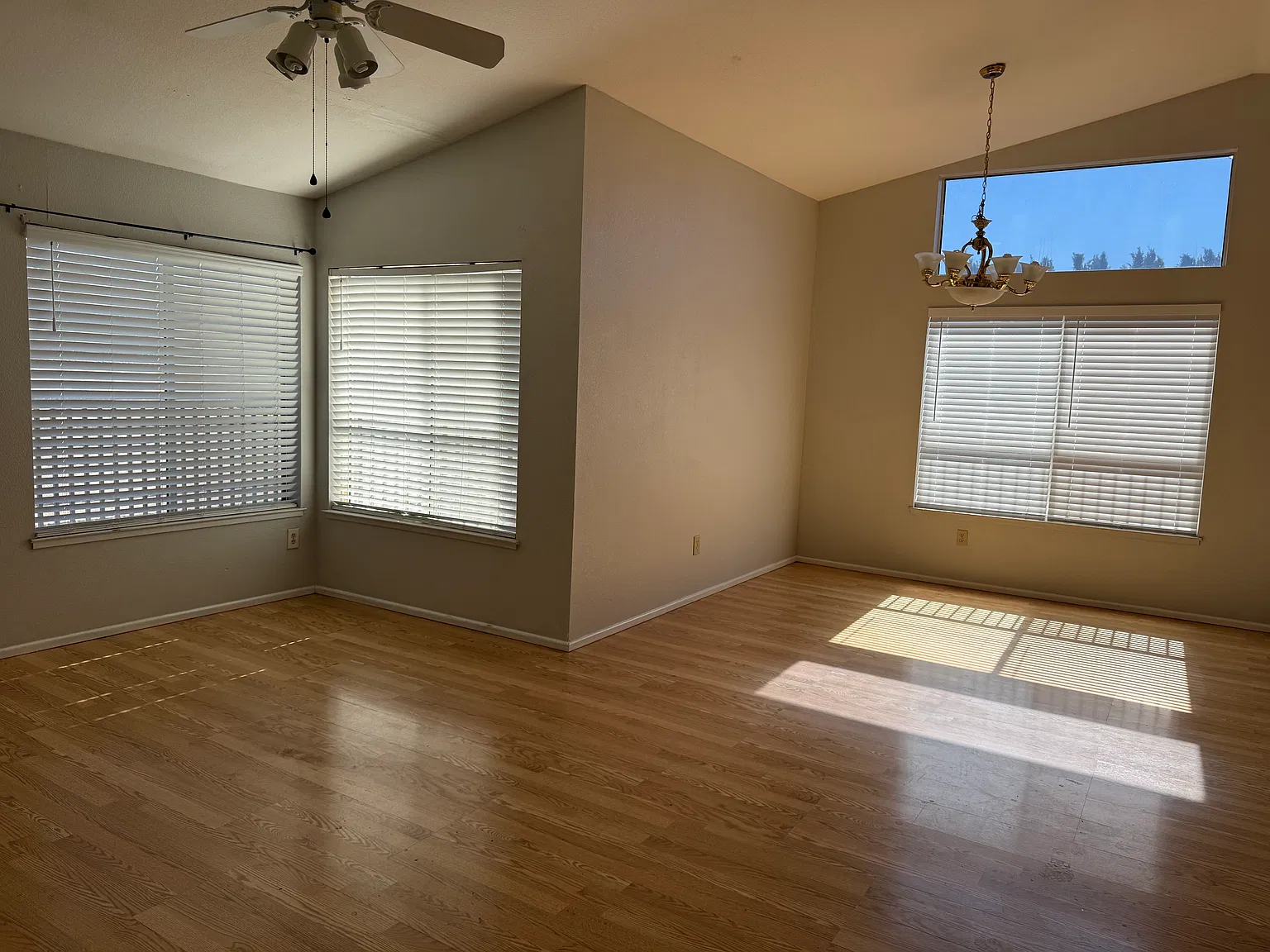 4 bed, 2.5 bath, 1700 sqft, $3,550 — Photo 3