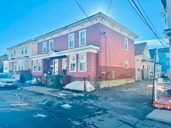 32-34 W 4th St, Lowell, MA 01850