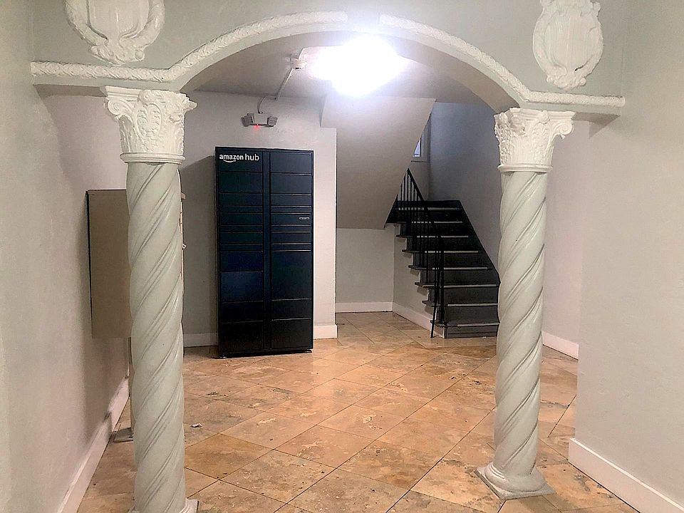 2nd image of 2451 Seminary Ave #84