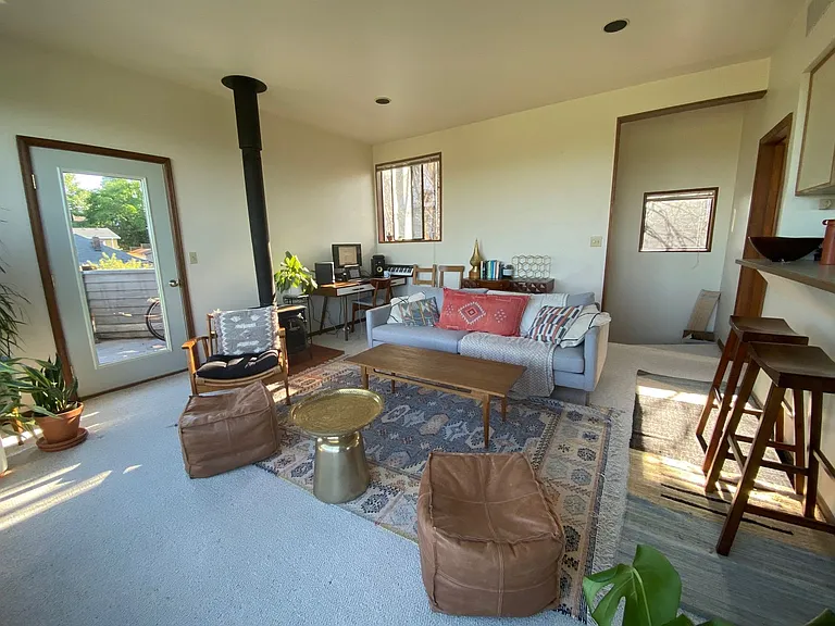 2322 E Ward St — Photo 8