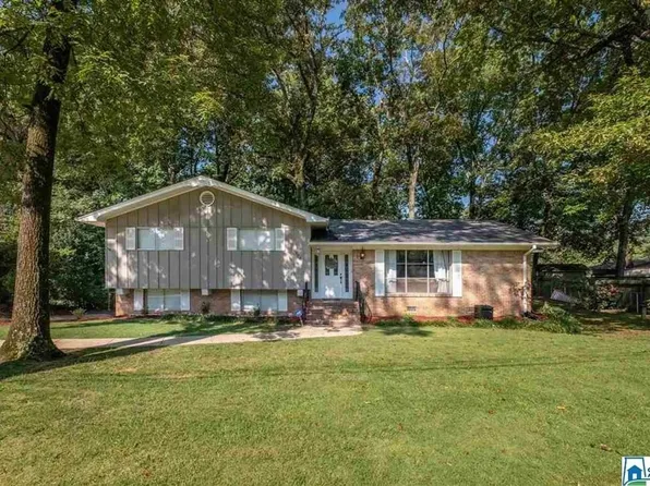 1908 Hickory Ln, Fultondale, AL 35068