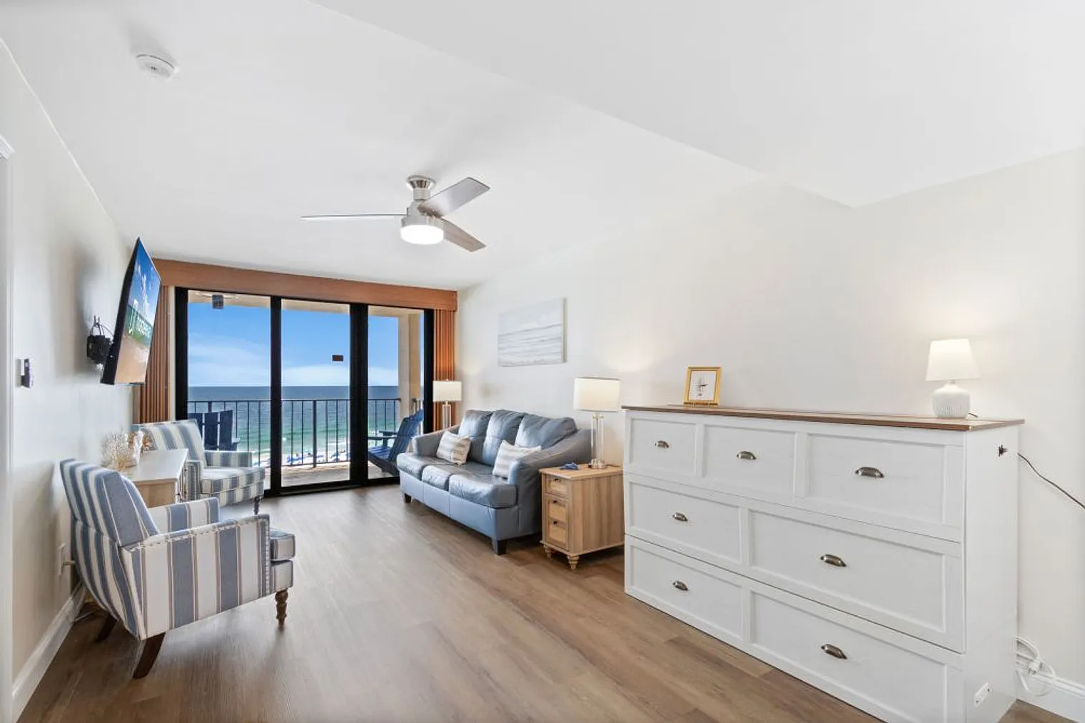 2 bed, 2.0 bath, 1001 sqft, $3,108 — Photo 1