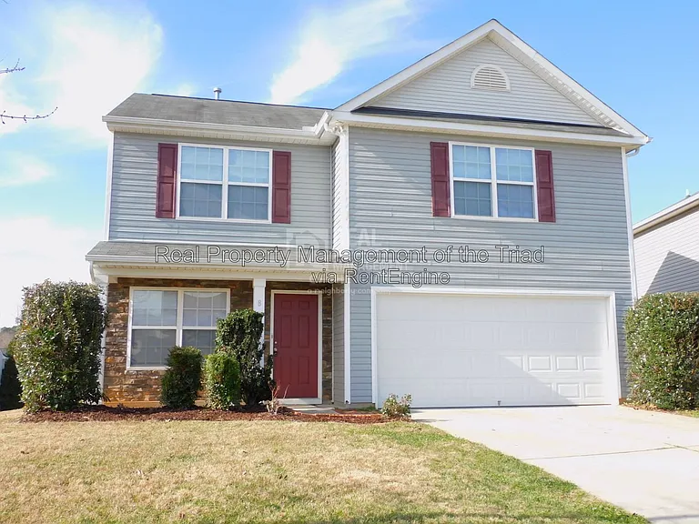 8 Rockport Ct — Photo 1