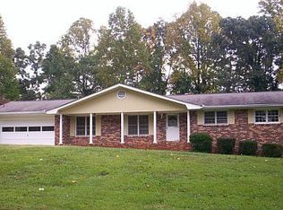 5648 Forest Dr, Lilburn, GA 30047