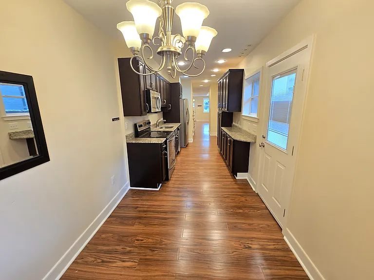 608 S Washington St — Photo 3