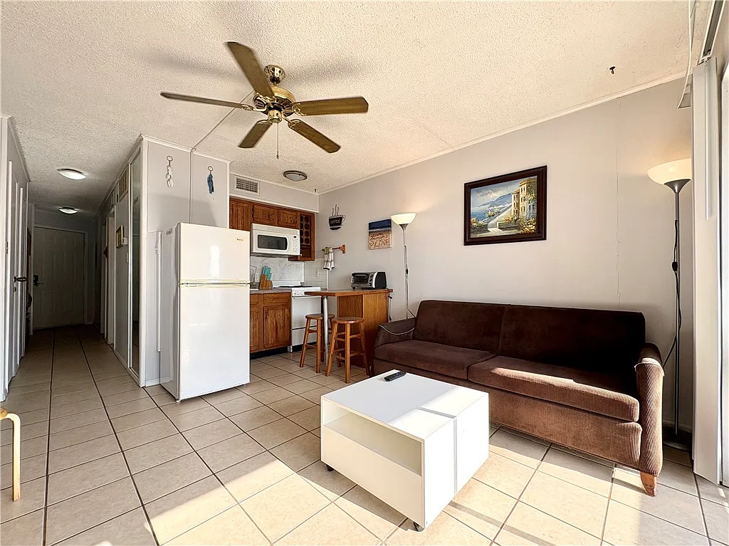 1 bed, 1.0 bath, 420 sqft, $1,500 — Photo 3