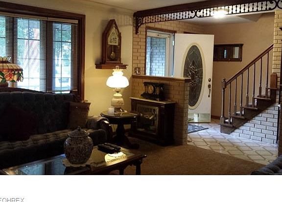 3rd image of 4621 Deopham Green Dr