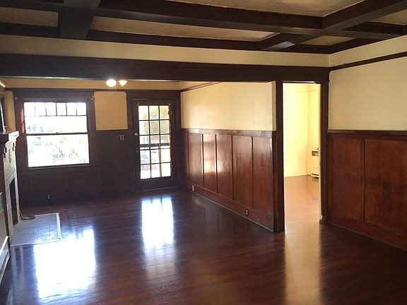 4th image of 2578 Broadway