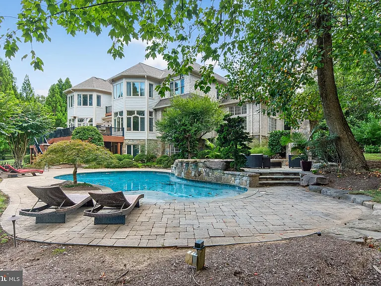 9864 Walker Glen Ct — Photo 10