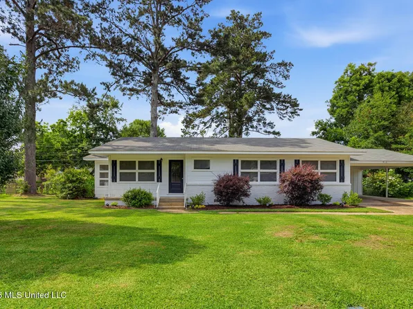 912 Lee Ave, Crystal Springs, MS 39059