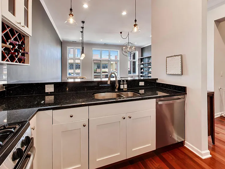 1417 W Chicago Ave #3 — Photo 8