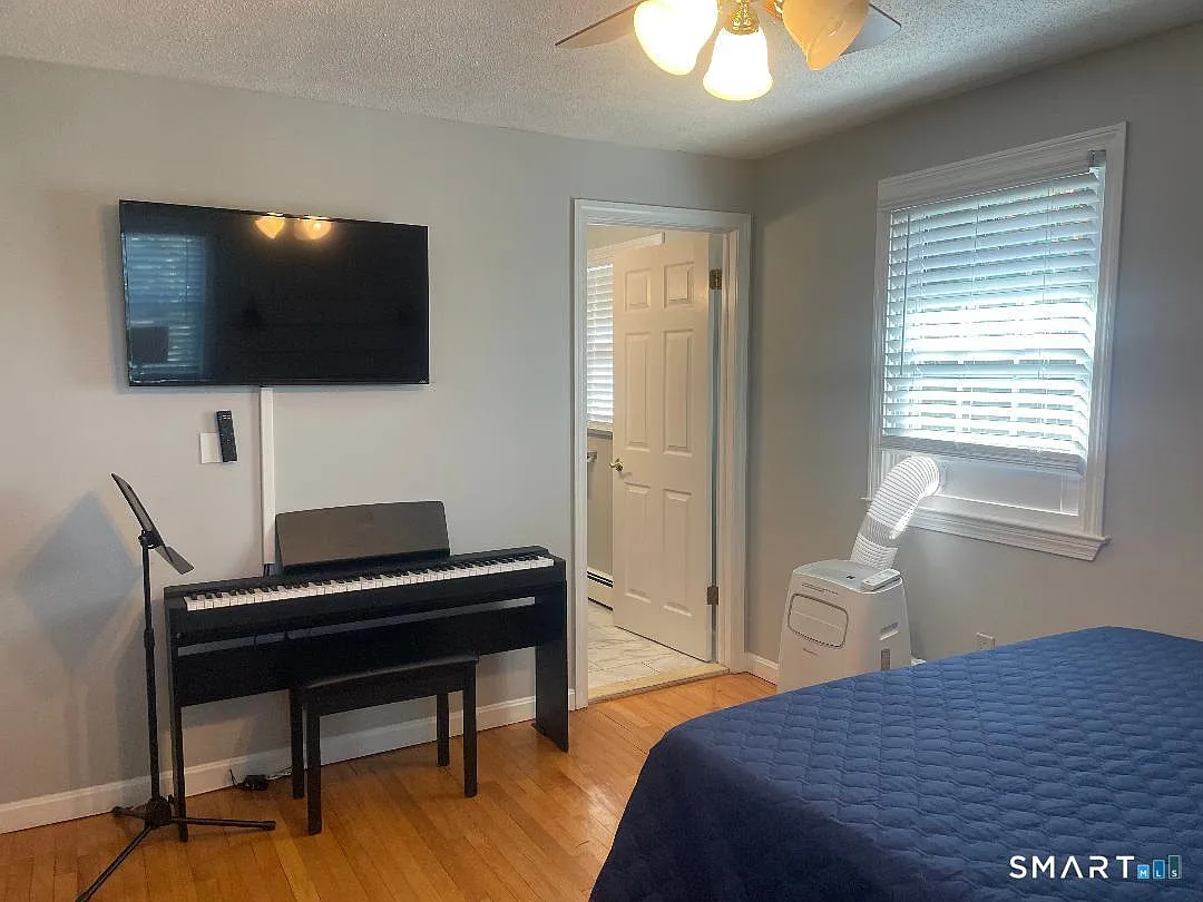 3 bed, 2.5 bath, 1689 sqft, $4,500 — Photo 4