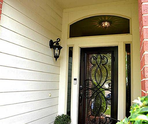 4th image of 10907 Mossy Hollow Ln