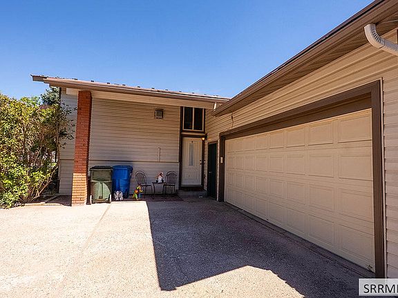 5th image of 1637 Glacier St